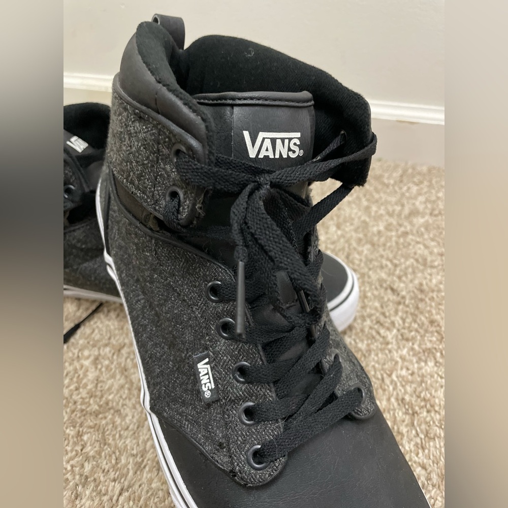 VANS off the wall sz 13  hi-top black and gray tweed. Excellent used condition.